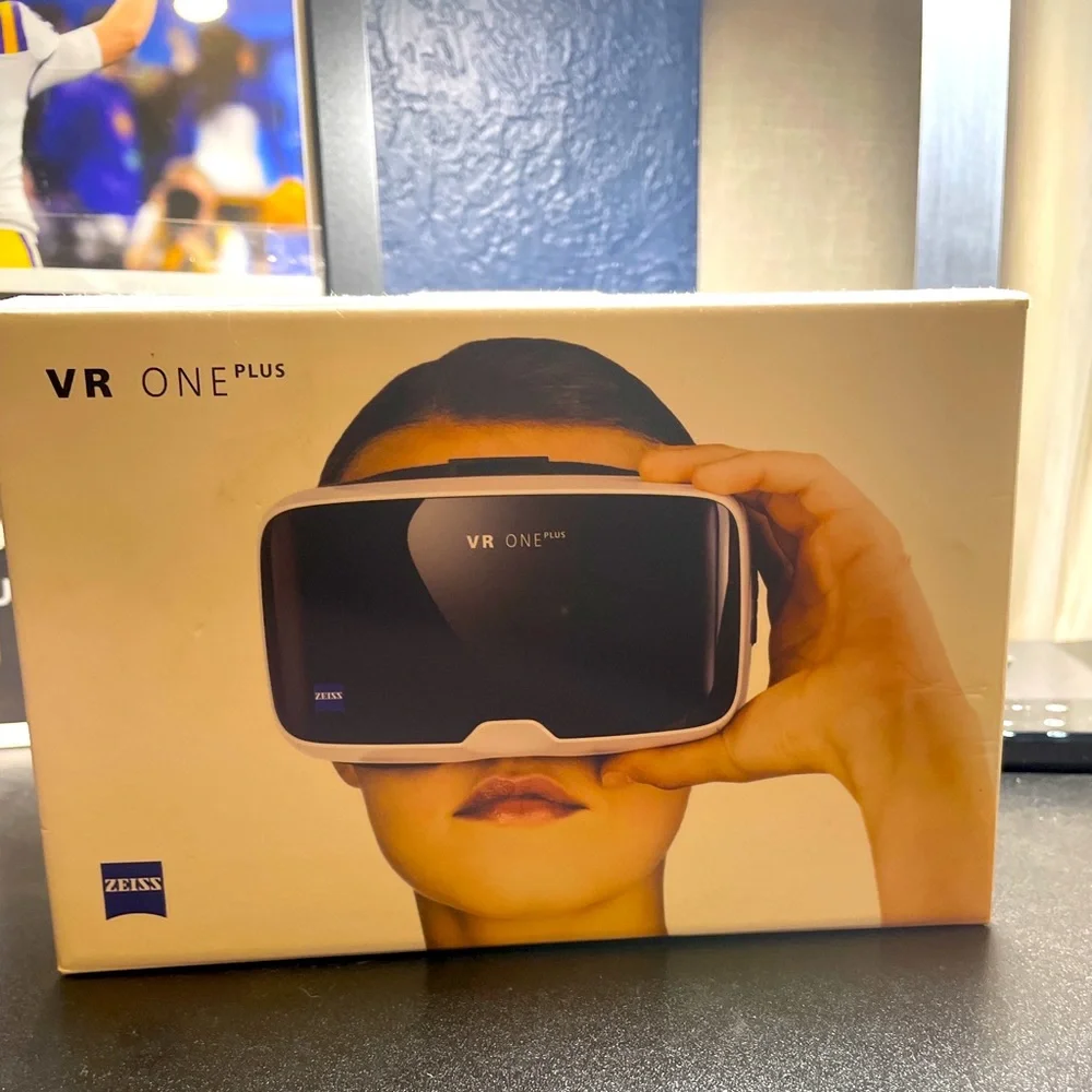 ZEISS VR One Plus Virtual Reality Headset